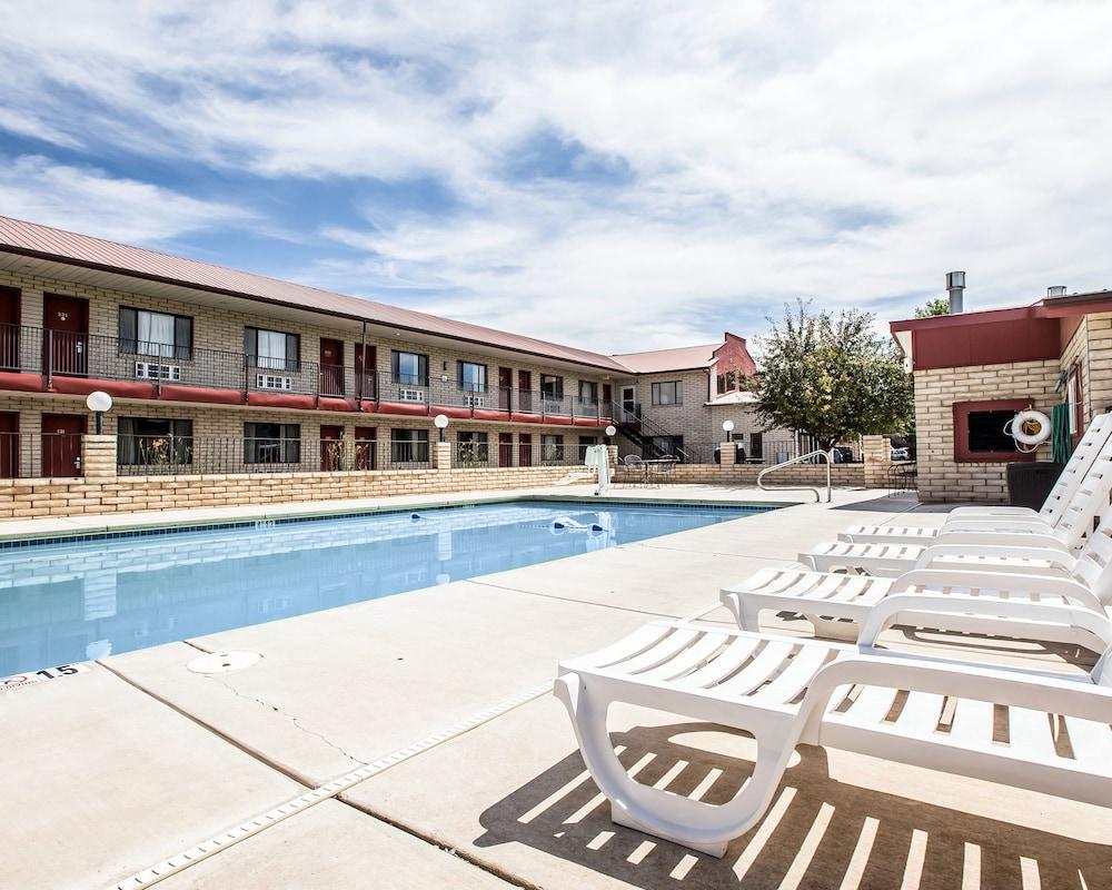 Econo Lodge Cortez Near Mesa Verde Bagian luar foto